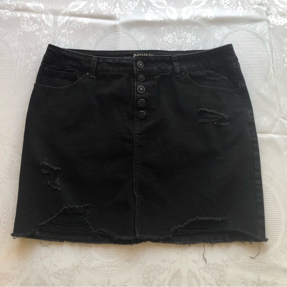 Rewash Brand Women’s Size 13(31) Black Mini Denim Jeans Skirt Ripped Button-Fly - Picture 16 of 16